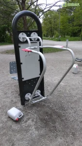 Poręcze równoległe maszyna do ćwiczeń